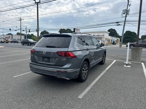 Used 2018 Volkswagen Tiguan SE AWD/4WD image 4