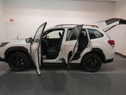 Used 2025 Subaru Forester Wilderness image 36