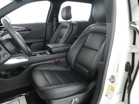 Used 2025 Lincoln Nautilus Premier w/ Jet Appearance Package AWD/4WD image 9