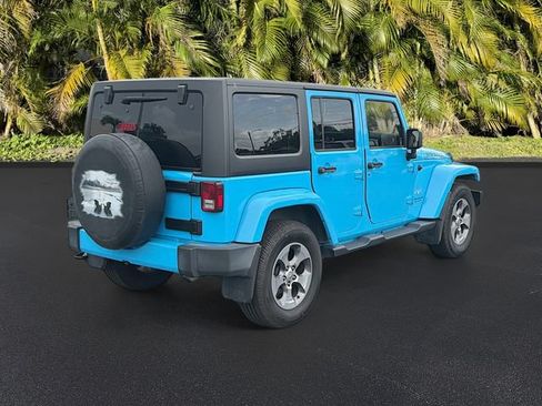 Used 2017 Jeep Wrangler Unlimited Sahara w/ Connectivity Group AWD/4WD image 4