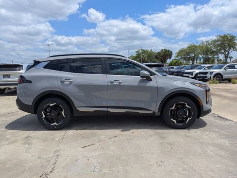 New 2026 Kia Sportage EX image 9