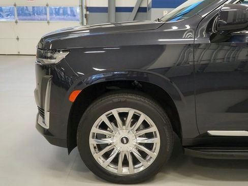 Certified 2022 Cadillac Escalade ESV Premium Luxury image 11