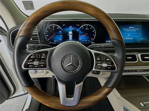 Used 2022 Mercedes-Benz GLS 450 4MATIC image 11