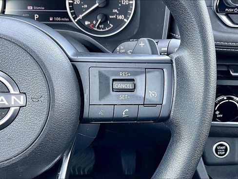 Used 2023 Nissan Rogue S image 19