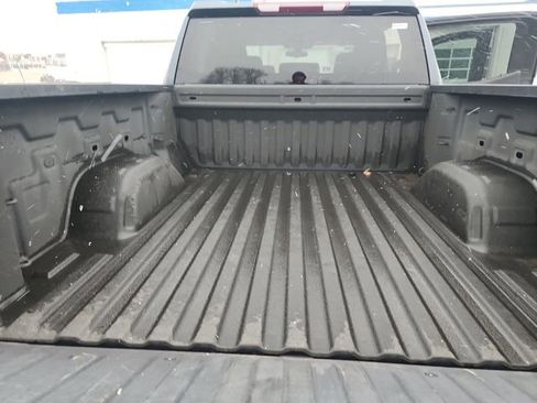 Used 2021 Chevrolet Silverado 1500 LT AWD/4WD image 16