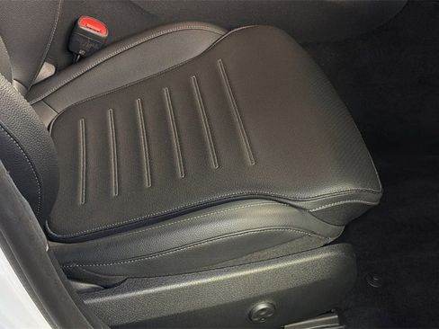 Used 2023 Mercedes-Benz C 300 4MATIC Sedan image 11