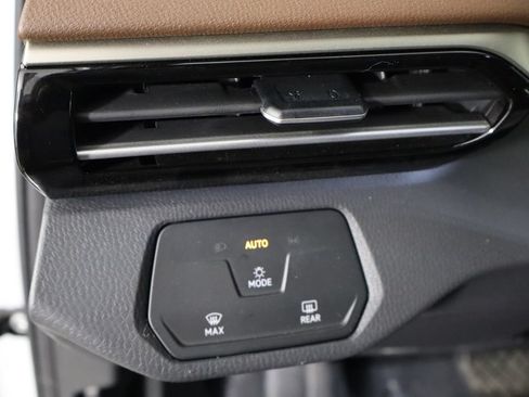 Used 2025 Volkswagen ID.4 Pro RWD image 19
