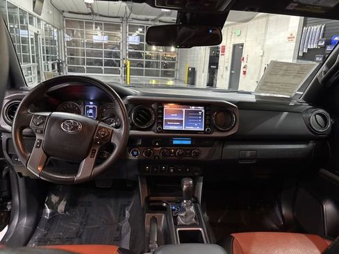 Used 2021 Toyota Tacoma TRD Off-Road image 16