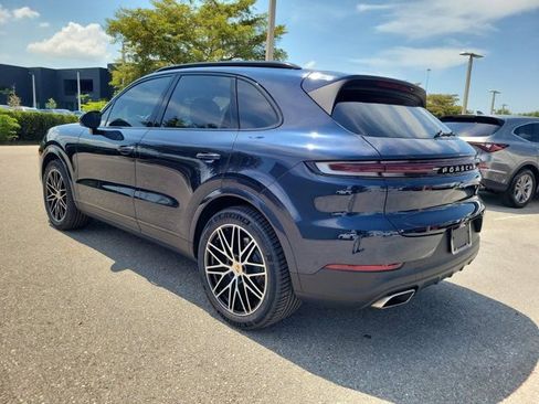 Certified 2024 Porsche Cayenne AWD/4WD image 4