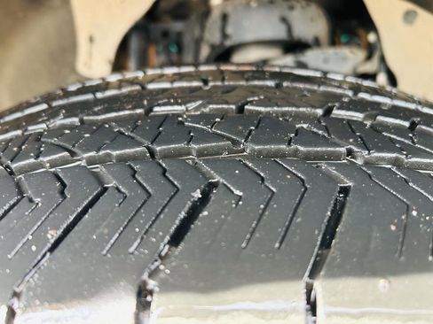 Used 2024 Ford F150 Lariat w/ FX4 Off-Road Package image 46