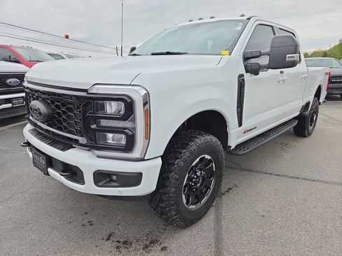 Used 2025 Ford F250 Lariat w/ Lariat Ultimate Package AWD/4WD image 2