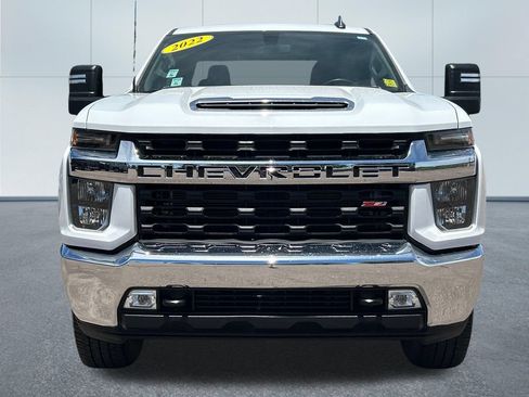Used 2022 Chevrolet Silverado 2500 LT w/ Convenience Package AWD/4WD image 3