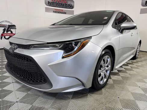 Used 2020 Toyota Corolla LE FWD image 7