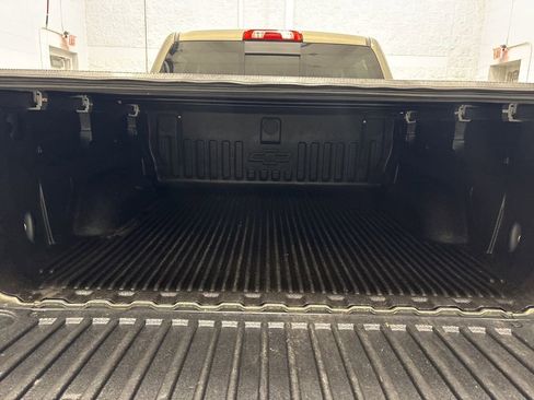 Used 2017 Chevrolet Silverado 1500 LTZ AWD/4WD image 6