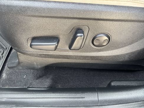 Used 2023 Kia Telluride S w/ S Sunroof Package FWD image 15
