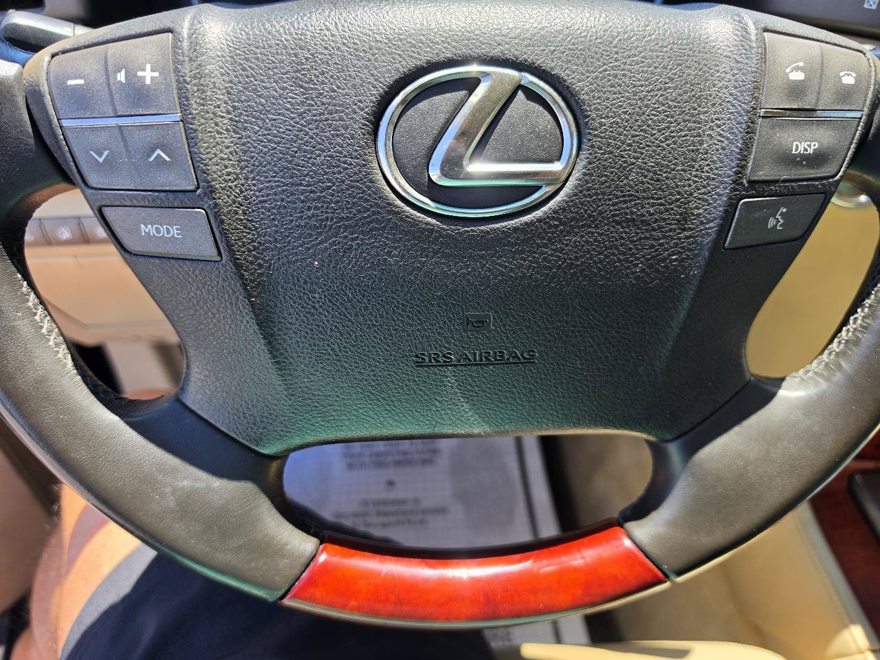 Used 2009 Lexus LX 570 4WD w/ Preferred Accessory Pkg image 12