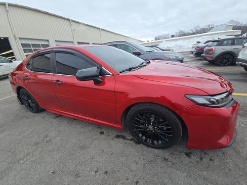 Used 2020 Toyota Camry SE image 4