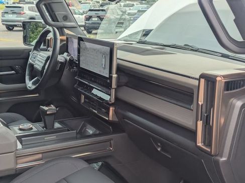 Certified 2025 GMC Hummer EV 3X AWD/4WD image 38