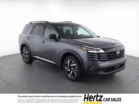 Used 2025 Nissan Kicks SV FWD image 1