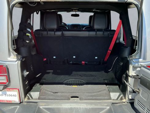 Used 2018 Jeep Wrangler Unlimited Rubicon image 19