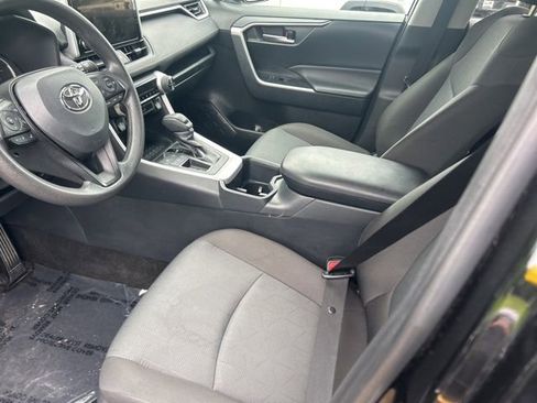 Used 2025 Toyota RAV4 XLE FWD image 29