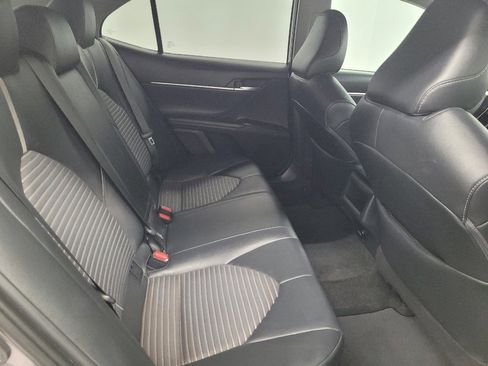 Used 2018 Toyota Camry SE FWD image 19