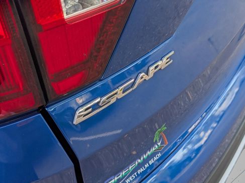 Used 2019 Ford Escape SEL image 21