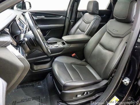 Certified 2025 Cadillac XT5 Premium Luxury image 9