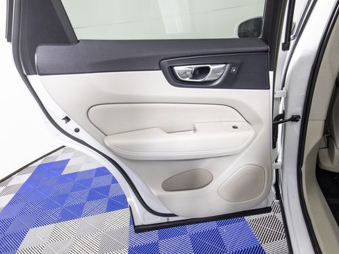 Used 2023 Volvo XC60 B5 Ultimate w/ Climate Package image 14