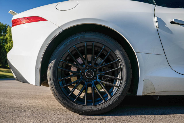 Used 2017 Jaguar F-TYPE Coupe RWD image 9