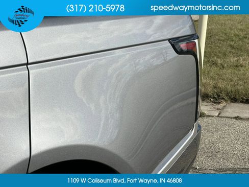 Used 2020 Land Rover Range Rover HSE image 12