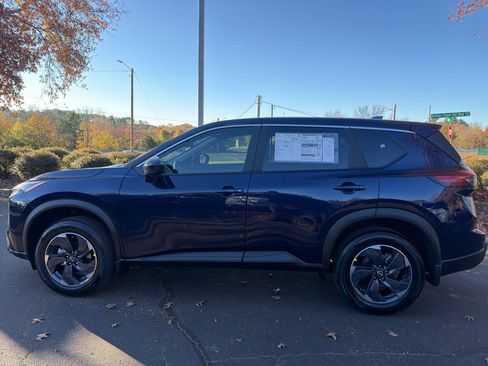 New 2026 Nissan Rogue SV image 4