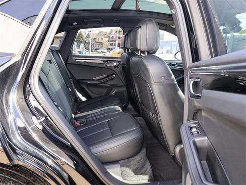 Used 2023 Porsche Macan S image 31