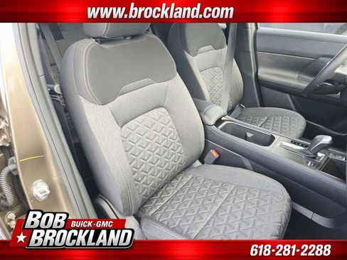 Used 2025 Nissan Kicks SV w/ Charging Package FWD image 15
