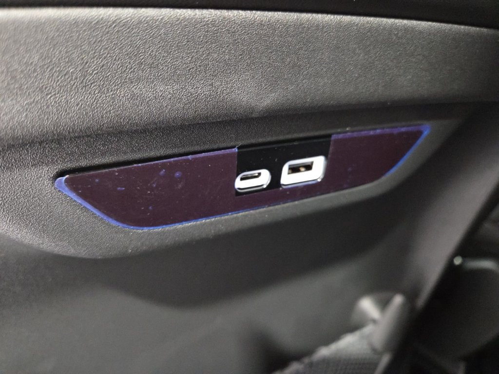 New 2026 Chrysler Pacifica Select w/ S Appearance Package FWD image 31