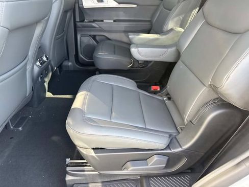 New 2026 Ford Explorer Active w/ Active Comfort Package image 16