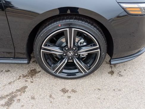 Used 2025 Honda Accord SE image 9