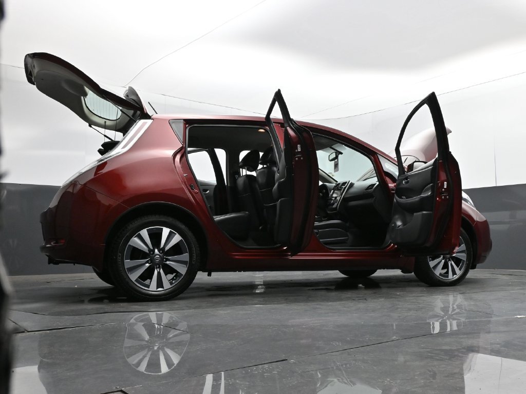 Used 2016 Nissan Leaf SL w/ Premium Package FWD image 34