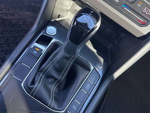 Used 2024 Volkswagen Tiguan SE R-Line image 23