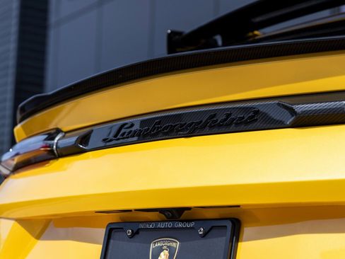 Used 2024 Lamborghini Urus Performante image 13