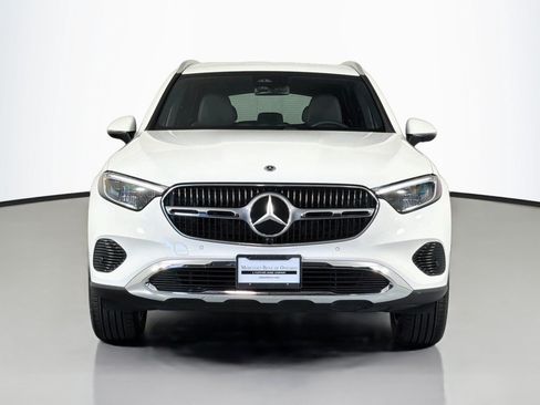 Used 2026 Mercedes-Benz GLC 300 image 2