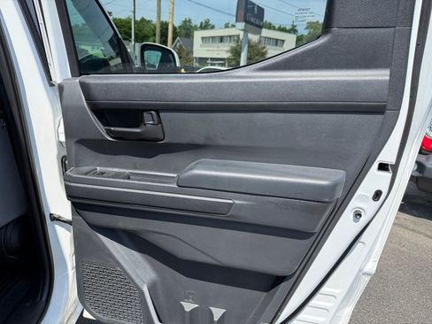 Certified 2024 Toyota Tacoma SR5 AWD/4WD image 25
