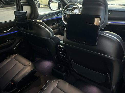 New 2025 Jeep Grand Cherokee L Overland w/ Luxury Tech Group IV image 21