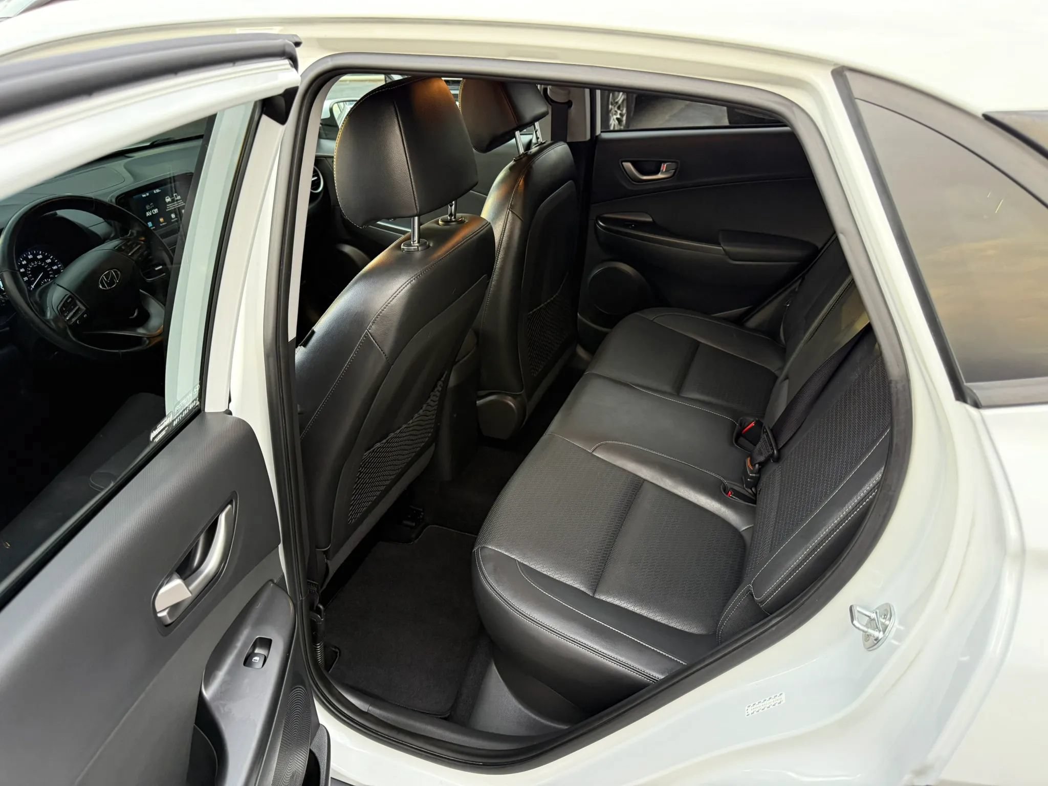 Used 2018 Hyundai Kona Limited AWD/4WD image 18