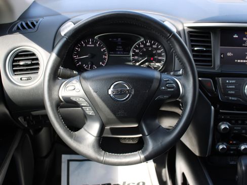 Used 2020 Nissan Pathfinder SV AWD/4WD image 26