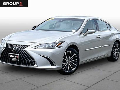 Used 2023 Lexus ES 300h w/ Premium Package