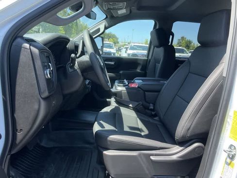 New 2024 GMC Sierra 2500 Pro w/ Convenience Package image 9