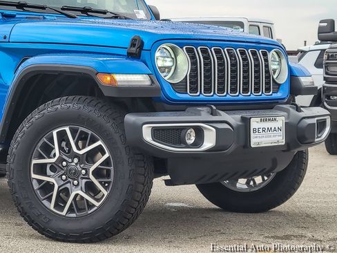 New 2026 Jeep Wrangler Unlimited Sahara AWD/4WD image 3
