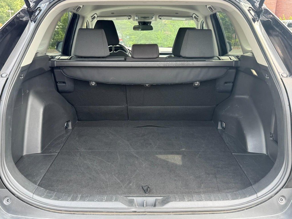 Used 2025 Toyota RAV4 XLE FWD image 7