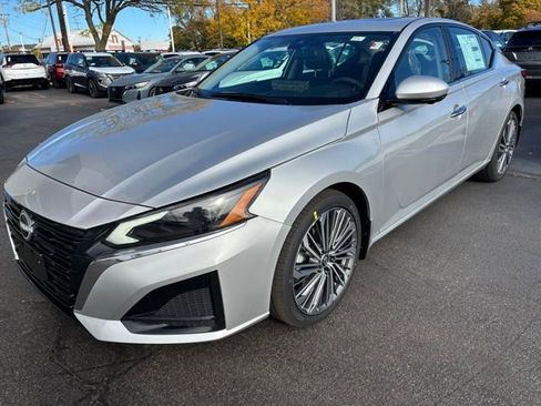 New 2025 Nissan Altima 2.5 SL image 1